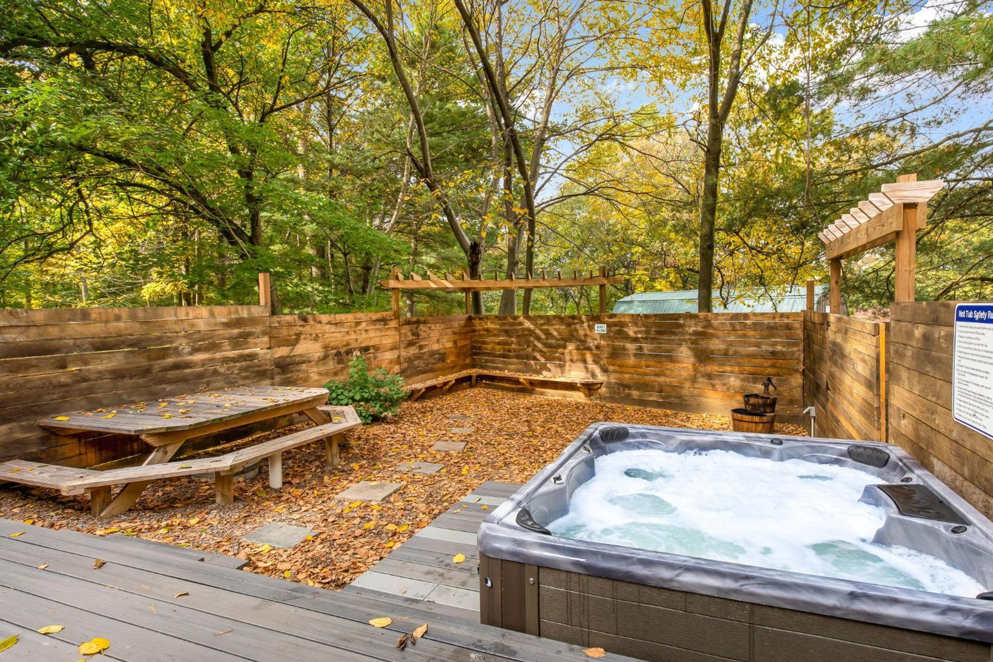 Apartament 5 Bd W Hottub - Mins To Hunting Hiking & Fishing New Providence Zewnętrze zdjęcie